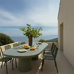 Holiday home Maison Capucine - Vue Mer, Piscine & Charme Du Cap