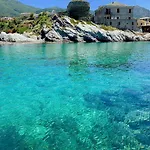 Holiday home Maison Capucine - Vue Mer, Piscine & Charme Du Cap Brando